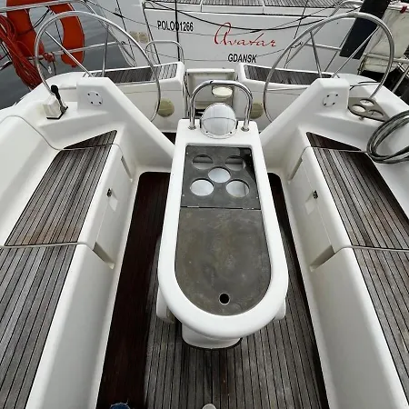 Hotel na wodzie Boat Biao - Do Conde