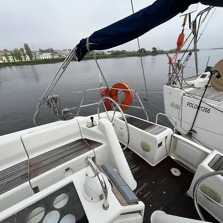 Botel Boat Biao - Do Conde